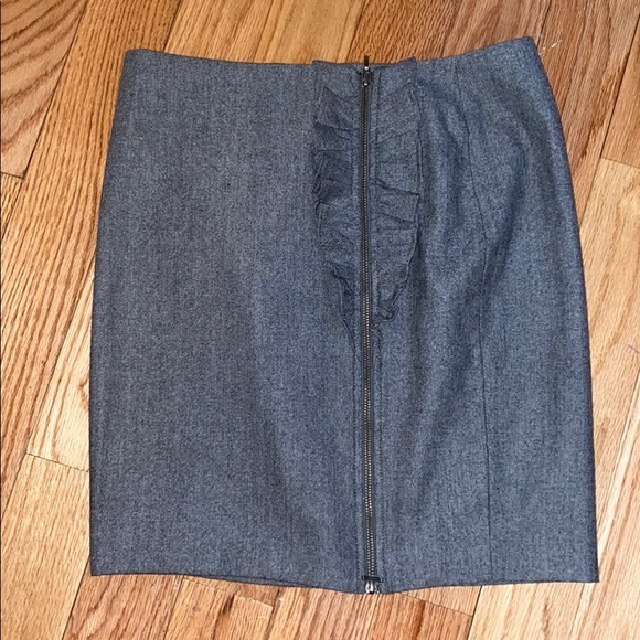 Banana Republic Dresses & Skirts - Banana Republic Wool Mini Skirt Petite Sz 8P